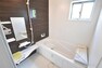 浴室 ■落ち着いた色合いの壁面、ゆっくり、ゆったり寛げるバスルーム