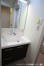 洗面化粧台 ゆとりの洗面スペースで朝の身支度もスムーズに。暮らしを快適に変えるシャワー付洗面台です。