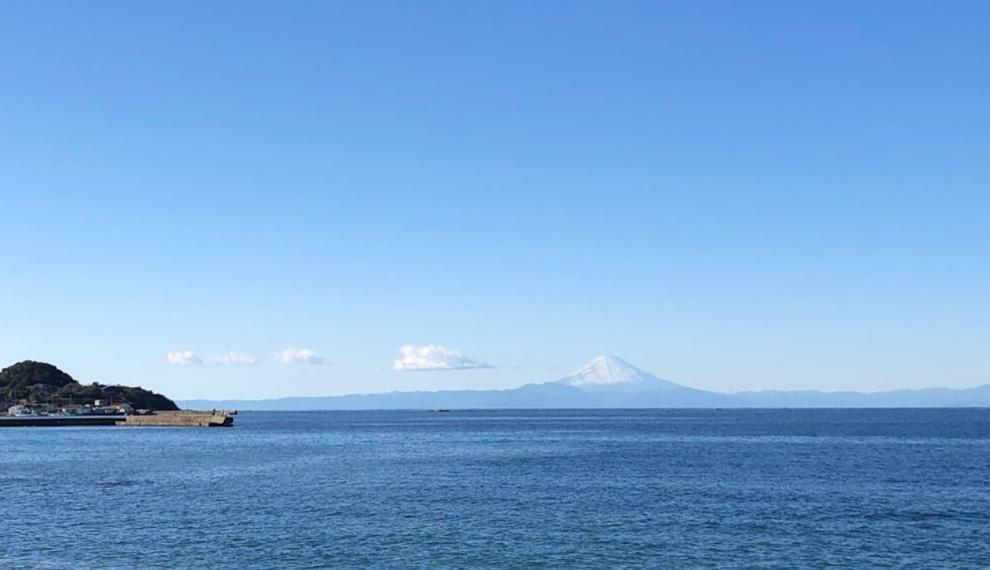 見物海岸　晴れた日には富士山〇