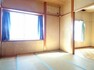 バルコニー 2階南東和室です。こちらのお部屋は東側に腰高窓の設置があり朝日を取り込むことができそうです。