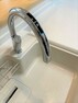 キッチン 節水や省エネの効果もあるタッチレス水栓を採用衛生的でお掃除もラクラク！
