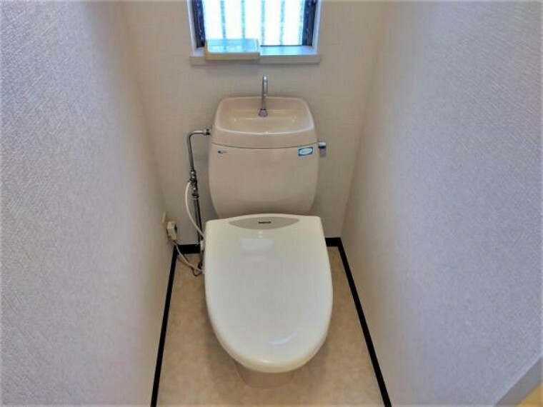 トイレ 【リフォーム済み】トイレはクリーニングを行いました。壁・天井はクロス張替え済みです。