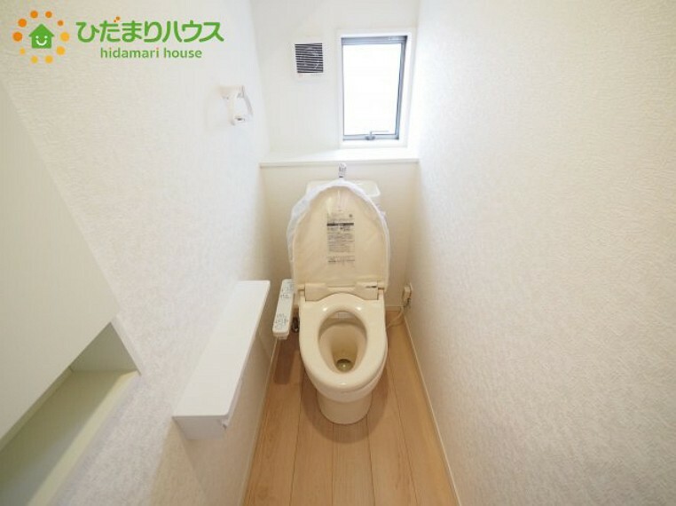 トイレ 1・2階にトイレあり。階段を降りなくてもいいので、高齢者の方も優しい 彡
