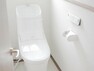 【同仕様写真】LIXIL製の洗浄機能付便器に交換予定。従来に比べ約69％節水できる「超節水ECO5トイレ」　フチレス形状でフチを丸ごとなくしているので、お掃除もラクラクです。