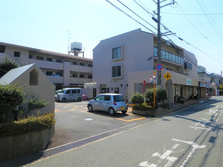 株式会社グランクリエーション