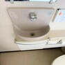 トイレ 手洗い水栓がついている便利なトイレです！
