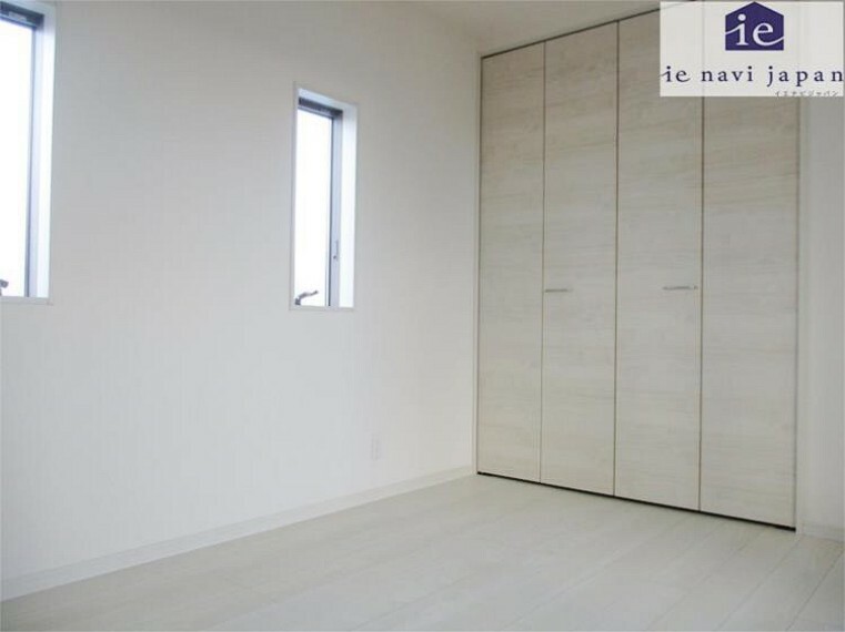 同仕様写真（内観） 洋室・居室2　　大型クローゼットはお部屋を大きく使えます！家具も配置しやすい動線が綺麗！