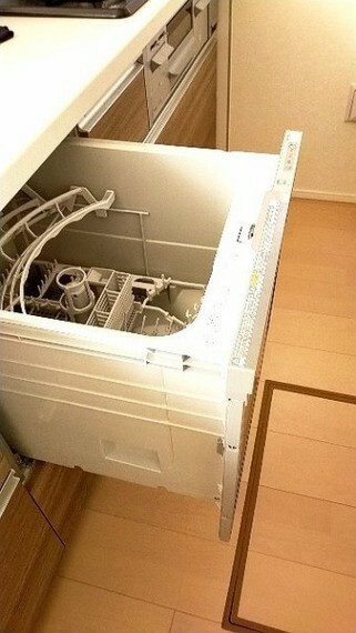 キッチン 嬉しい食洗機付きで家事も助かります