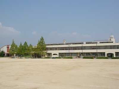 和泉市立光明台南小学校（約600m・徒歩8分）