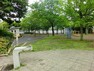 公園 永田みなみ台公園 公園の中にはログハウスや屋外遊具の大小滑り台、健康遊具もあり老若男女訪れる公園です。
