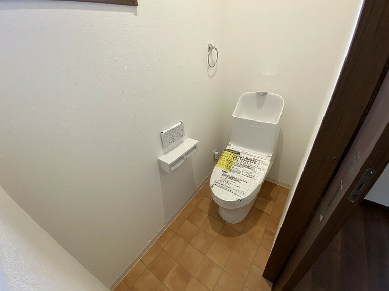 トイレ 節水タイプのトイレですが、汚れにくくおそうじしやすいトイレです。