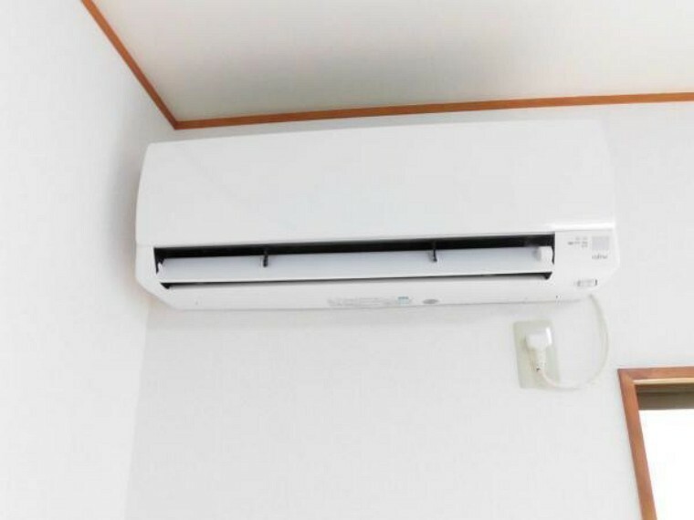 冷暖房・空調設備 【同仕様写真/エアコン】リビングには富士通製、新品のエアコンを1台設置致します。