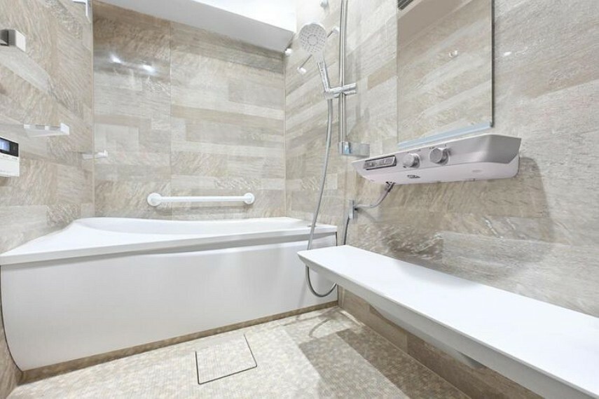 浴室 浴室換気乾燥機能付きのユニットバス。（2021年11月リフォーム済）