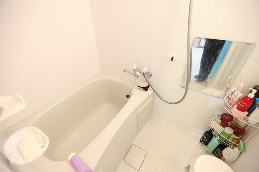 浴室 ユニットバスも長方形の使いやすいタイプ 売主様も綺麗にお使いいただいています。