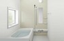 浴室 【同仕様写真】ハウステック製ユニットバスは、0.75坪タイプですのでコンパクトな浴槽になりますが、水道代の節約になり経済的。お掃除も行き届きます。