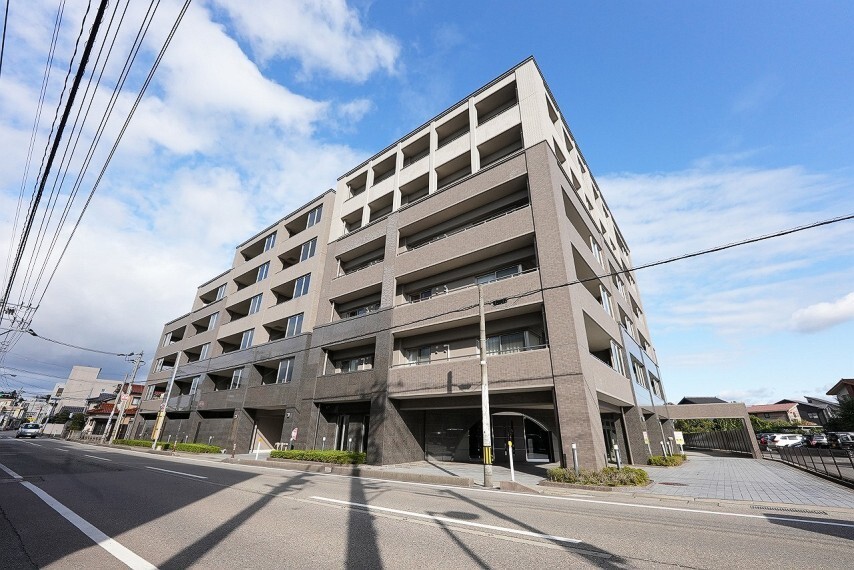 ハウスドゥ 金沢入江店 つなぐ不動産株式会社