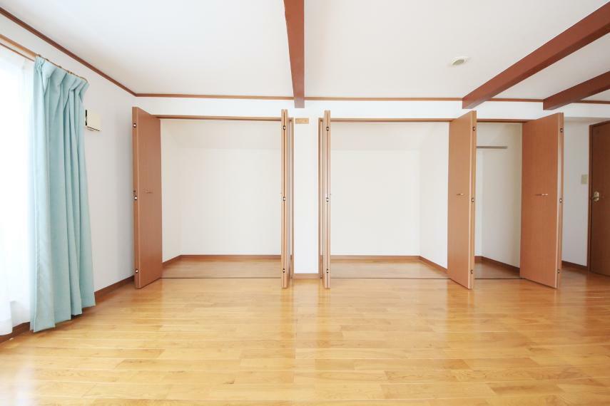 収納 3階洋室12.75帖　収納スペース充実！お部屋を広く使えます。