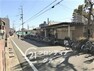 山陽電鉄本線「藤江駅」徒歩11分！駅前には駐輪場があります。駅周辺に郵便局やスーパーがあり便利です。駅前にバス乗り場がありJR方面に行くことができます。