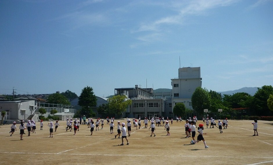 小学校 【小学校】川西市立 多田小学校まで244m