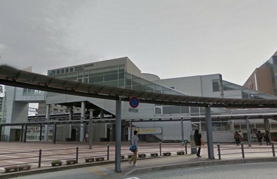 南草津駅（JR 東海道本線） 新快速停車駅。立命館大学の玄関口として学生街として発展しています。