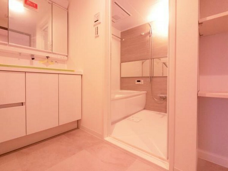 ランドリースペース 洗濯や家事、脱衣所としての機能も併せ持つ機能的な空間です