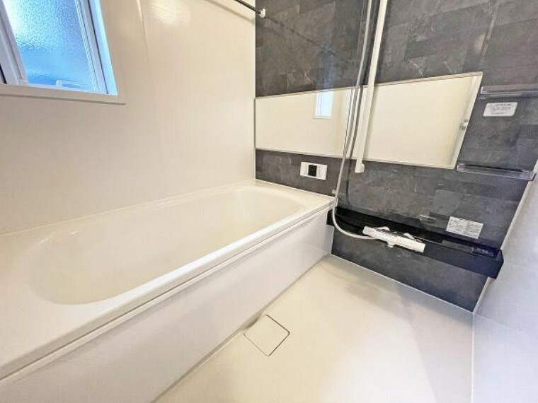 浴室 【同仕様写真】浴室はハウステック製ユニットバスに新品交換します。自動湯張り・追い焚き機能付きで、いつでも温かいお湯につかれますね