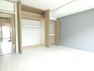 洋室 収納スペースがあることで、お部屋を有効活用できますね。