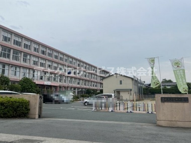 小学校 【小学校】富塚小学校まで500m