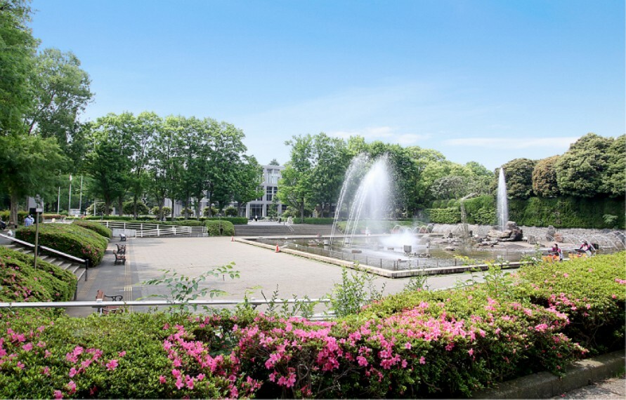 公園 現地から1030m（最長）　北浦和公園　音楽とともに噴水のショーが楽しめる「音楽噴水」や「埼玉県立近代美術館」「彫刻広場」などがある、大人から子どもまで楽しめる公園です。
