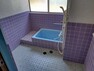 浴室 【リフォーム中写真】お風呂はハウステック社製の1坪タイプのユニットバスに新品交換します。雨の日でも洗濯物が乾かせる浴室乾燥機を設置します。新しいお風呂で一日の疲れを癒せますね。