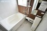 浴室 浴室換気乾燥機も付いてカビ対策もばっちり！洗濯物を干すこともできる乾燥機能付きバスルームで雨の日の洗濯物も安心です。あらかじめ浴室を温めておけば冬場のヒートショック対策にもなります。