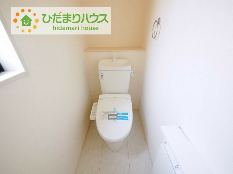 トイレ 温水洗浄便座ついてます  トイレは1F、2F共に完備しておりますので、取り合いになることがありませんね（^^）/