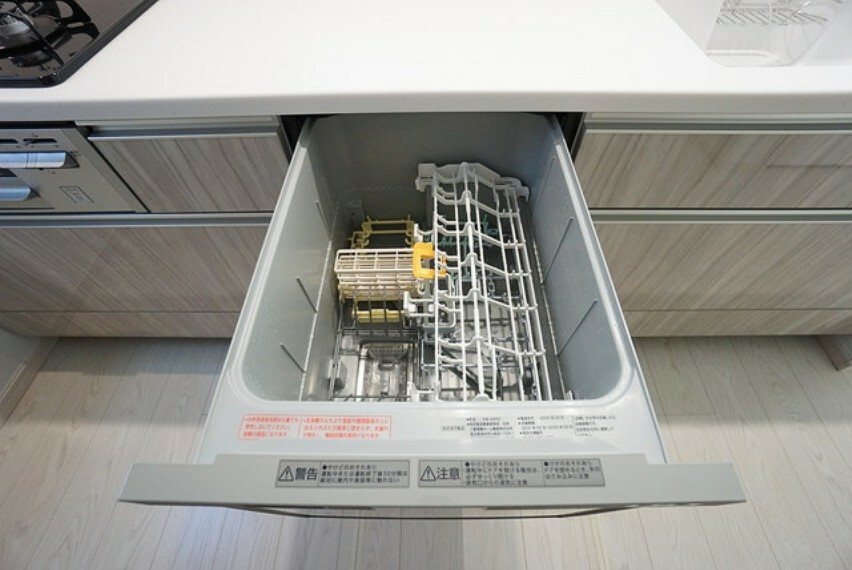 キッチン 家事の時間が短縮できる食器洗浄乾燥機付。後片付けもラクラクです。