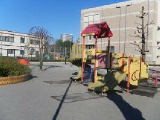 公園 三河島公園:お子様と一緒に遊べる公園が徒歩3分！（240m）