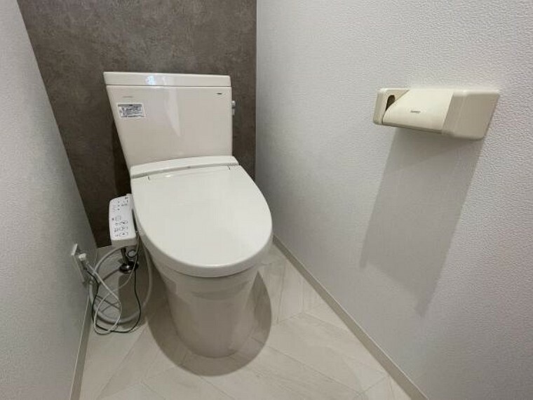 トイレ 【トイレ】ウォシュレット機能付きトイレ。