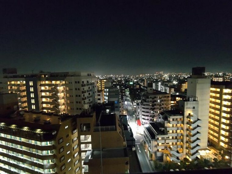 眺望 夜は街の灯りが夜景となります。最上階から望む圧巻の景色をお楽しみください