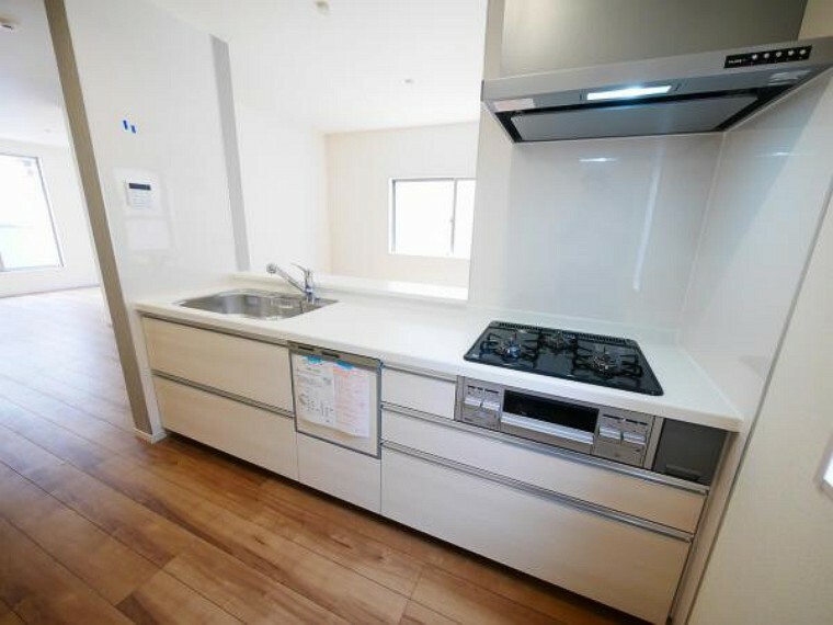 キッチン キッチンは食器洗浄機が設置された開放感のある空間です。
