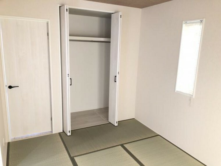 同仕様写真（内観） 【同仕様和室】LDKの続き間である和室は、扉を開けて開放的に使用可能です。