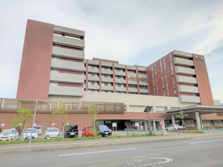 病院 小樽市立病院様まで450m徒歩6分。病院が近いともしもの時に安心ですね。