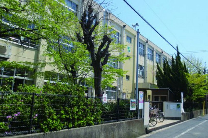 小学校 【小学校】岸和田市立春木小学校まで800m