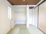 収納 （収納）和室収納は来客用のお布団もしっかり収納可能なサイズ！仏壇を置いたり、収納スペースとしても使える床の間付！