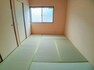 （リフォーム中7/29撮影）1階の和室です。畳表替え、クリーニングを行いました。新しいイグサの匂いに癒される空間に仕上げています。