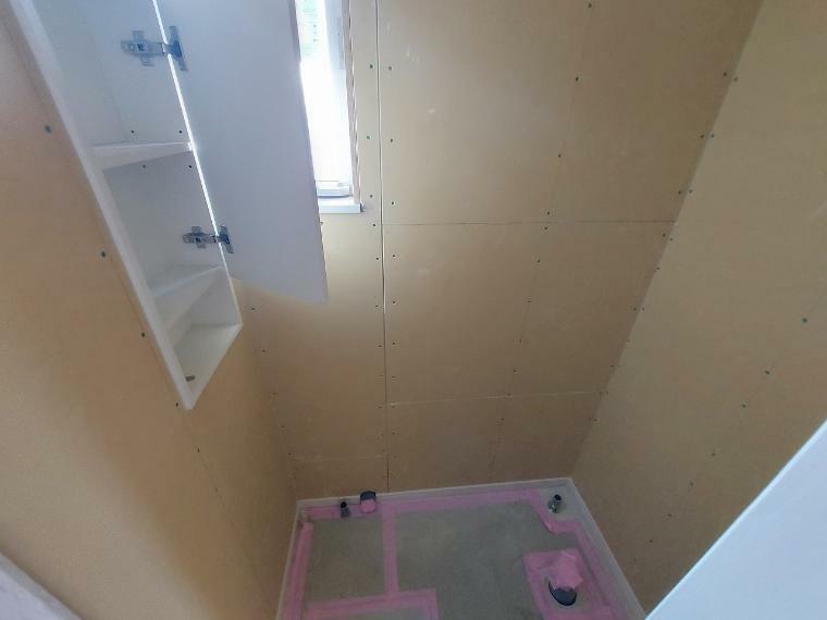 トイレ 【B棟】タンクレストイレをセレクトしました。収納もあるので便利ですよ。室内（2022年05月）撮影