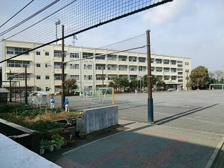 小学校 横浜市立南戸塚小学校　約410m