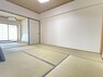 【リフォーム中（6/12撮影）】6畳の和室です。畳を表替えして、ふすまは張り替えます。リビングの延長としてもご利用でsきます。