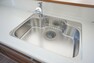キッチン 大きなお鍋も楽々洗える幅の広いシンクです＾＾ステンレスシンクなので簡単にお掃除できますよ。