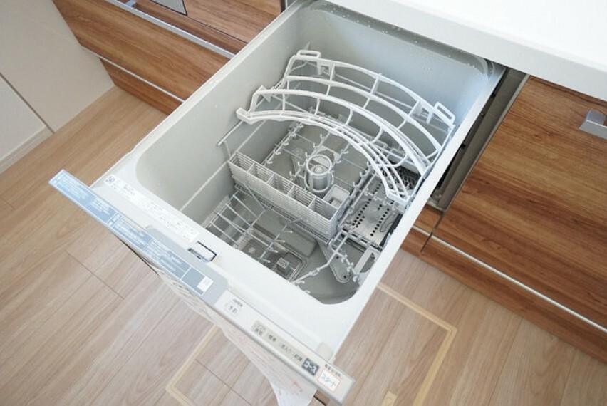 キッチン 炊事時間を大幅に短縮できる食器洗浄乾燥機付き＾＾冬場の洗い物で手荒れの悩みもなくなります。