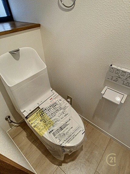 トイレ トイレはいつもキレイに保ちたいスペースです。オフホワイトで統一した清潔感溢れるコーディネイトが完成しました。