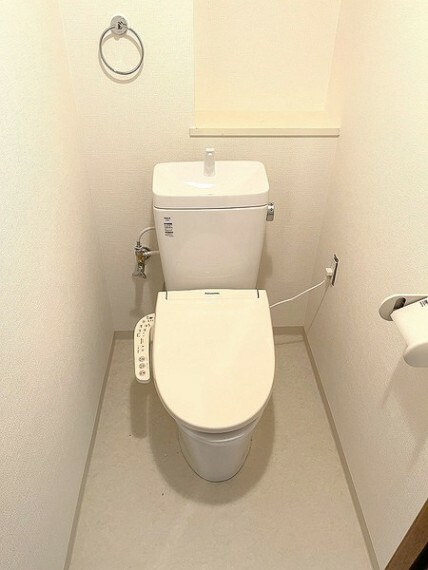 トイレ 便利な温水洗浄便座でキレイさっぱり