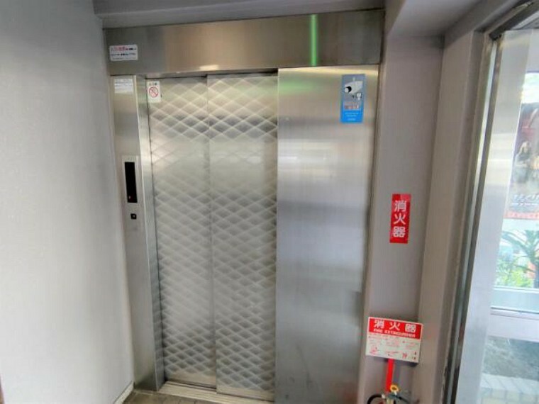 【エレベーター】普段の生活はもちろん、重い荷物を運ぶときにも便利ですね。
